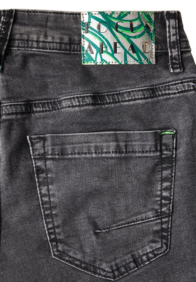 Jeans mit Bouclé-Detail