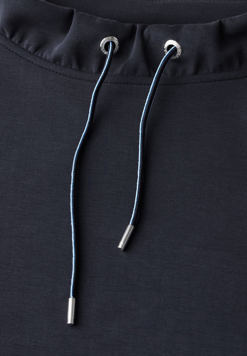 Shirt mit Funnelneck