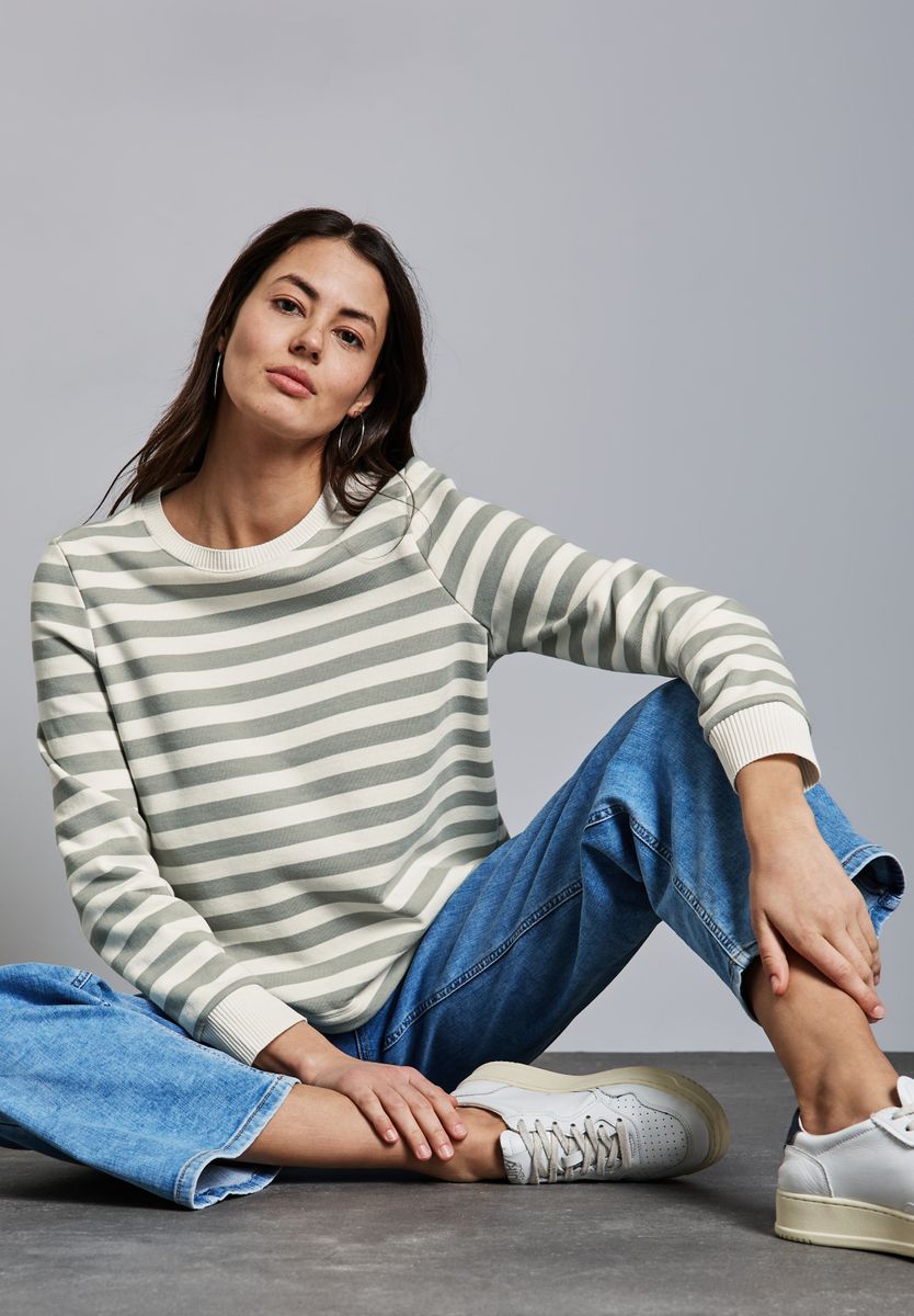 Gestreifter Sweater
