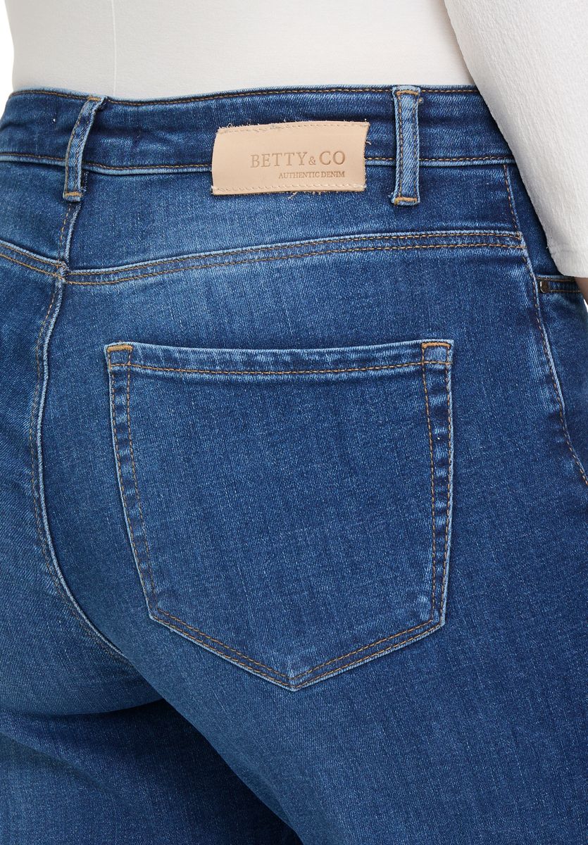 High Waisted-Jeans