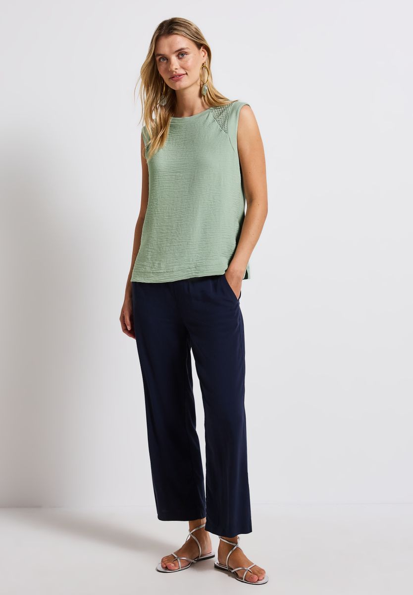 Top mit Mesh-Details