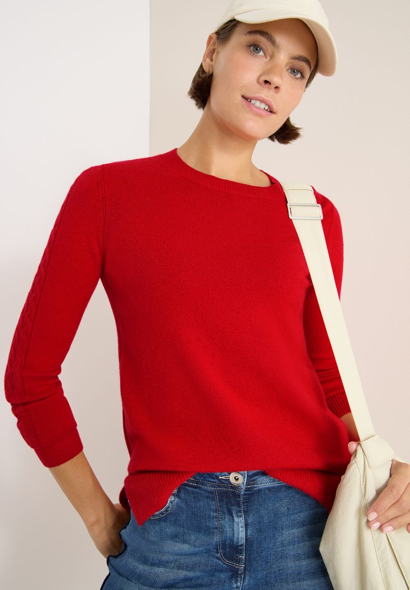 Pullover mit Strickdetail