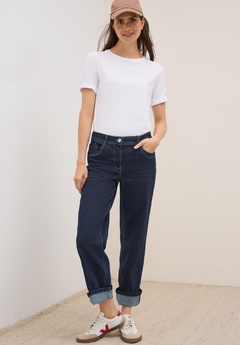 Rinsed Straight Leg Jeans