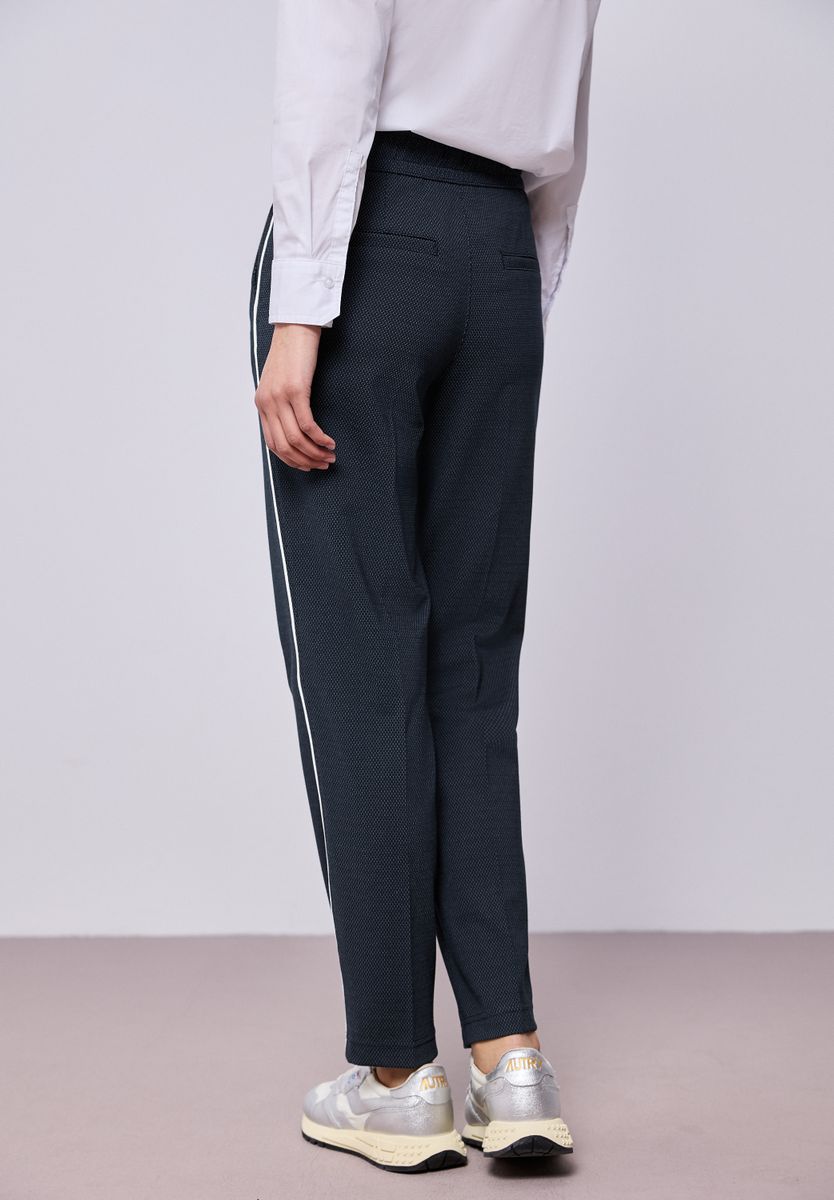 Slim Leg Hose