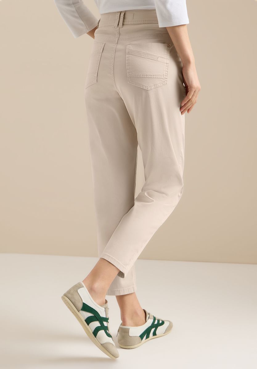 Mid Waist Slim Leg Hose im Casual Fit