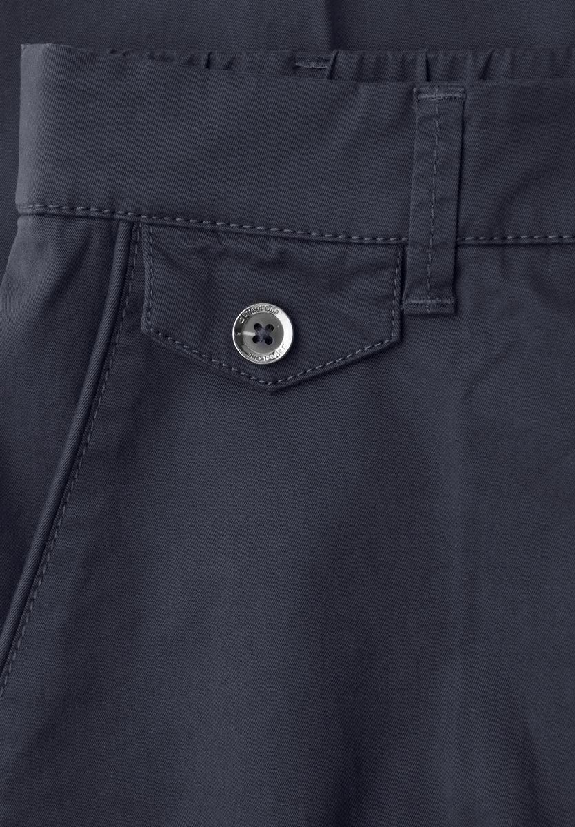 Chino im Casual Fit in softer Qualität