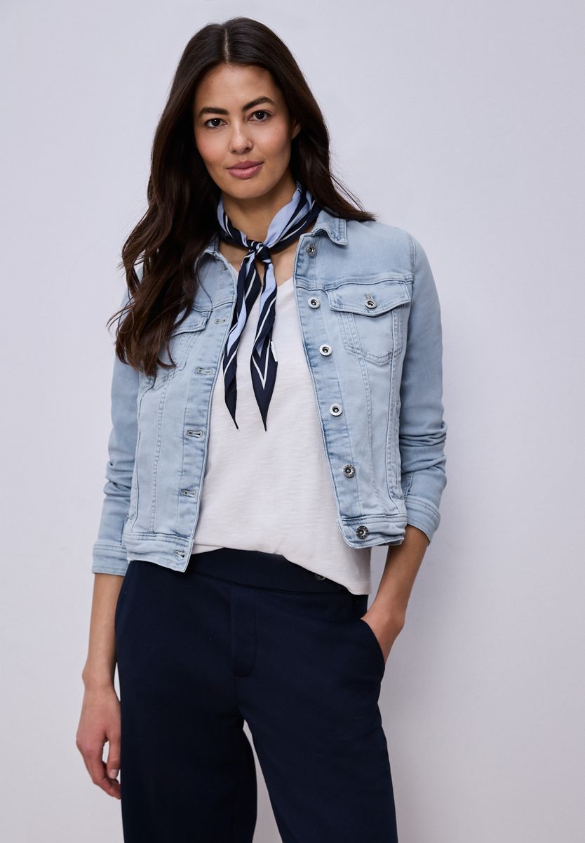 Jeansjacke mit Brusttaschen und Knöpfen
