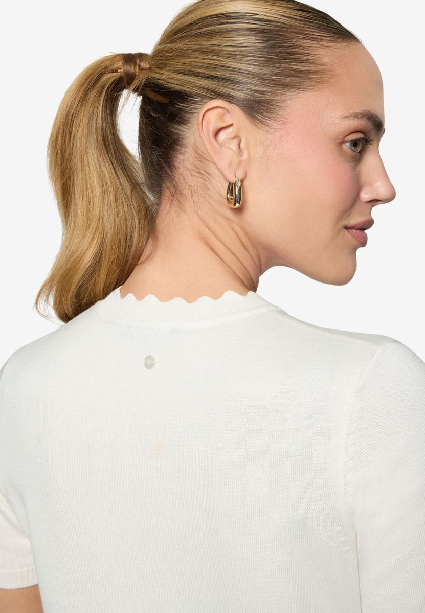 Kurzarmpullover mit Wellensaum