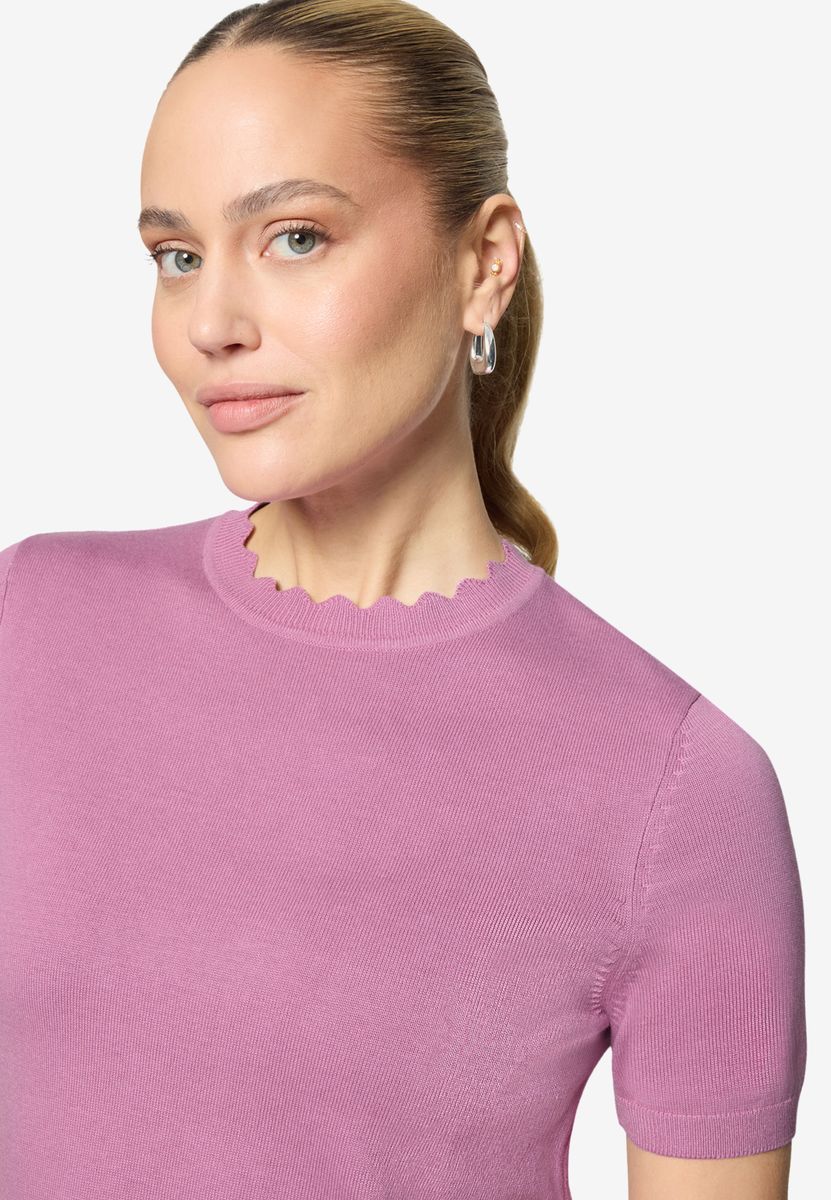 Kurzarmpullover mit Wellensaum