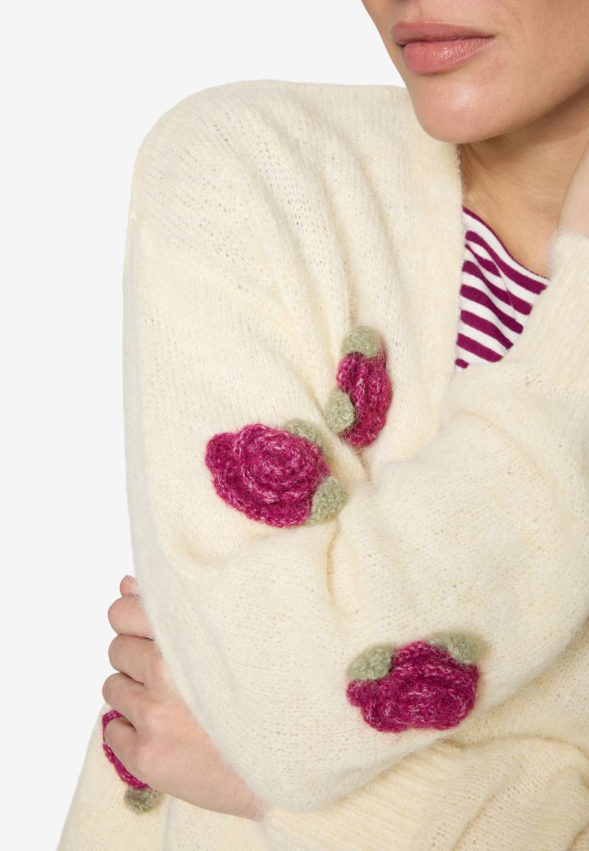 Strickjacke mit bunten 3D Blumen