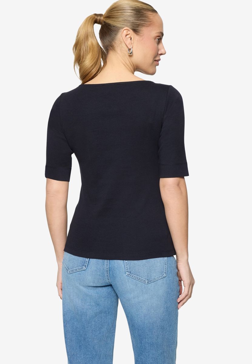 Basic Shirt mit U-Boot-Ausschnitt