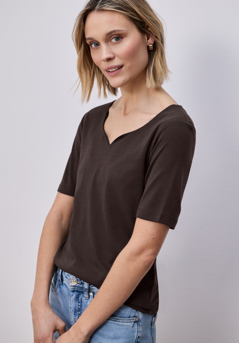 Basic T-Shirt mit Herzausschnitt