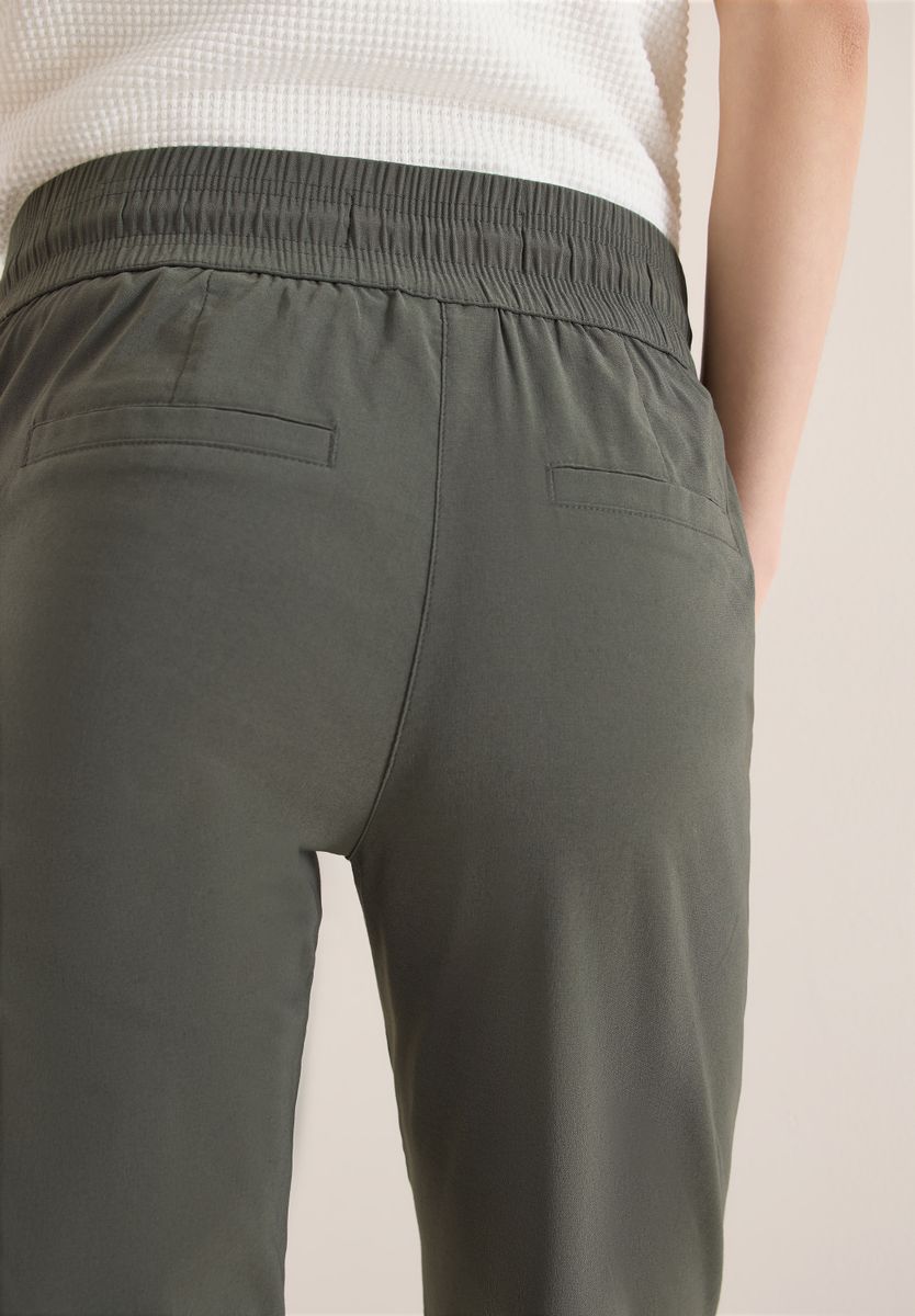 Mid Waist Slim Leg Hose im Casual Fit