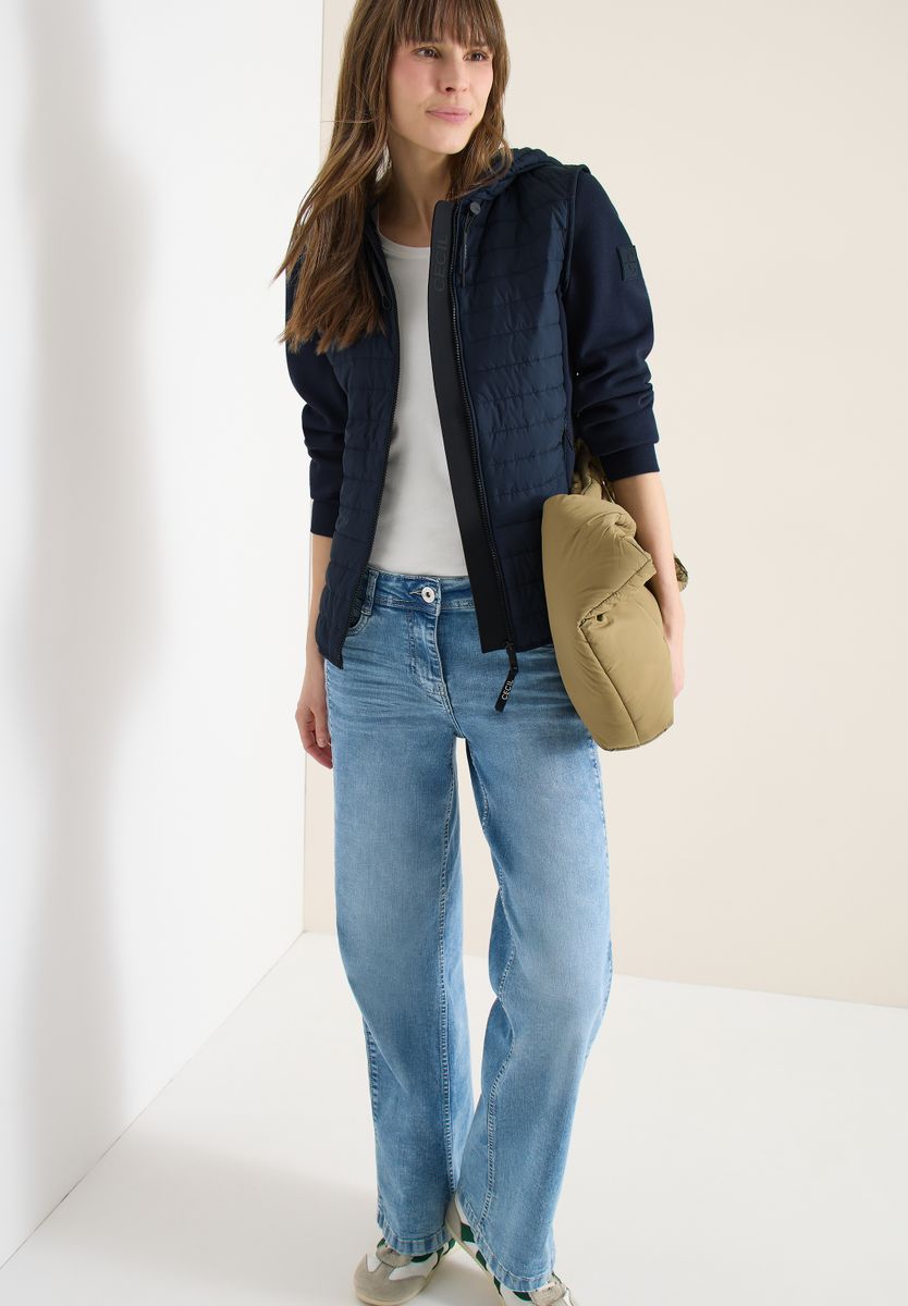 Jacke mit Strukturmix und Kapuze