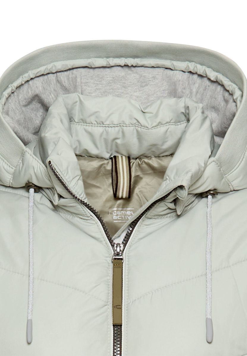 Wattierte Jacke mit abnehmbarer Kapuze