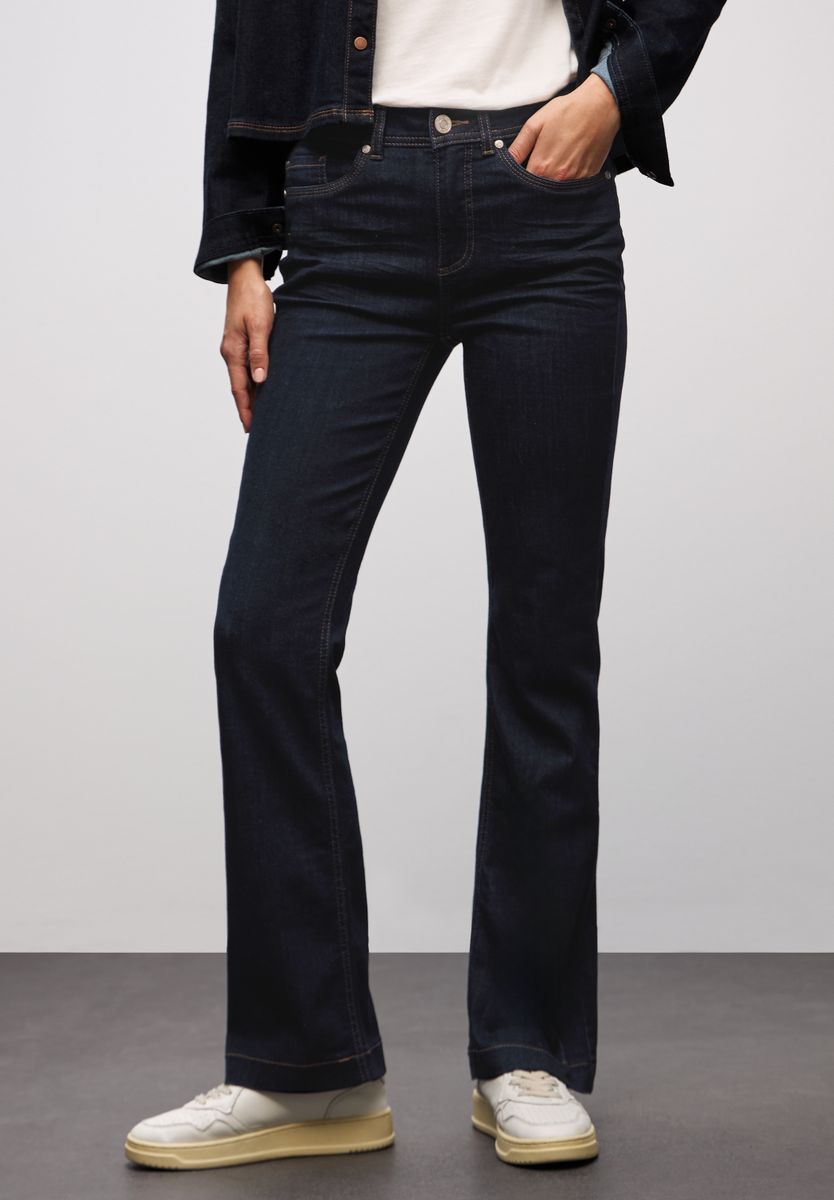 Rinsed Bootcut Jeans