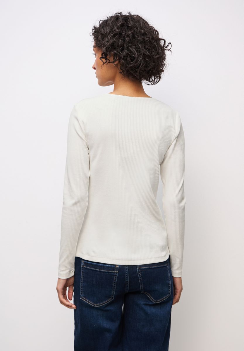 Shirt mit Herzausschnitt