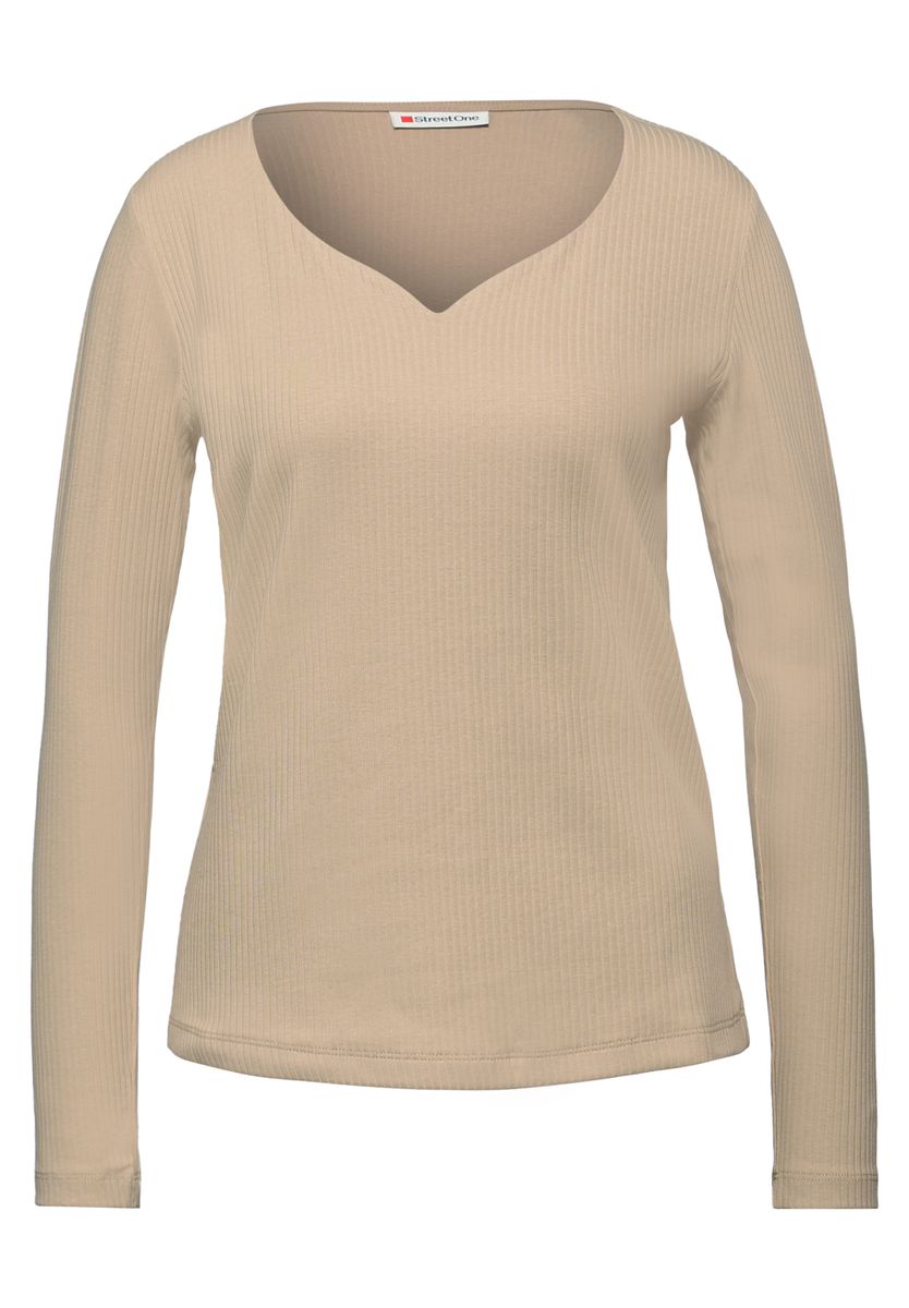 Shirt mit Herzausschnitt