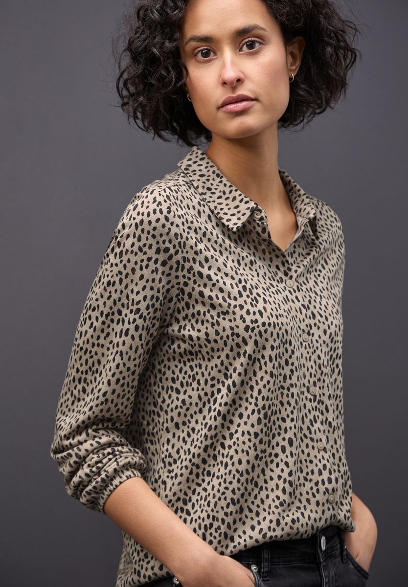 Leo-Shirt mit Hemdkragen
