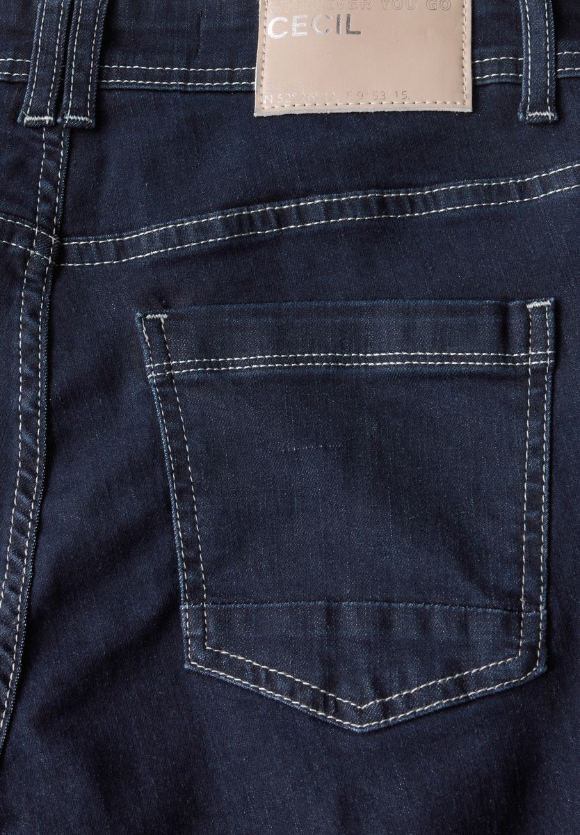 Rinsed Straight Leg Jeans
