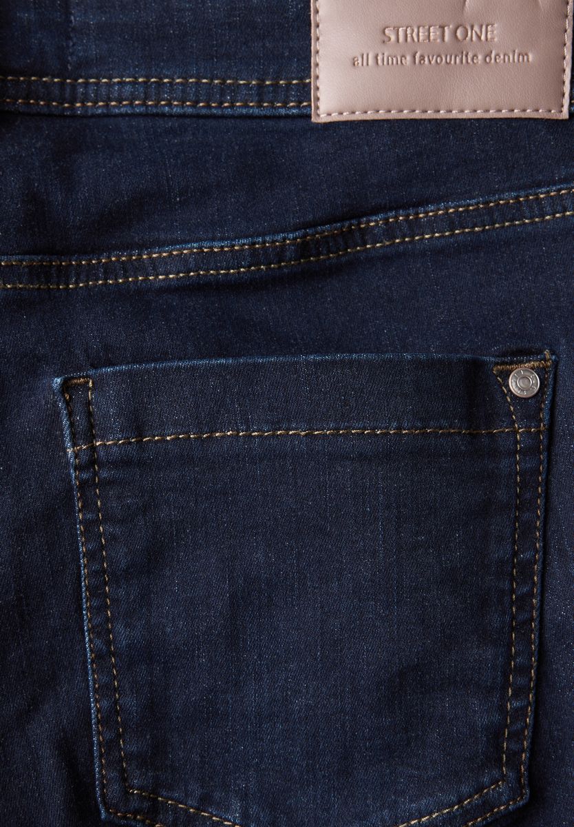 Casual Fit Jeans