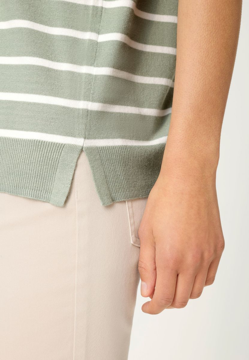 Pullover Short Sleeves