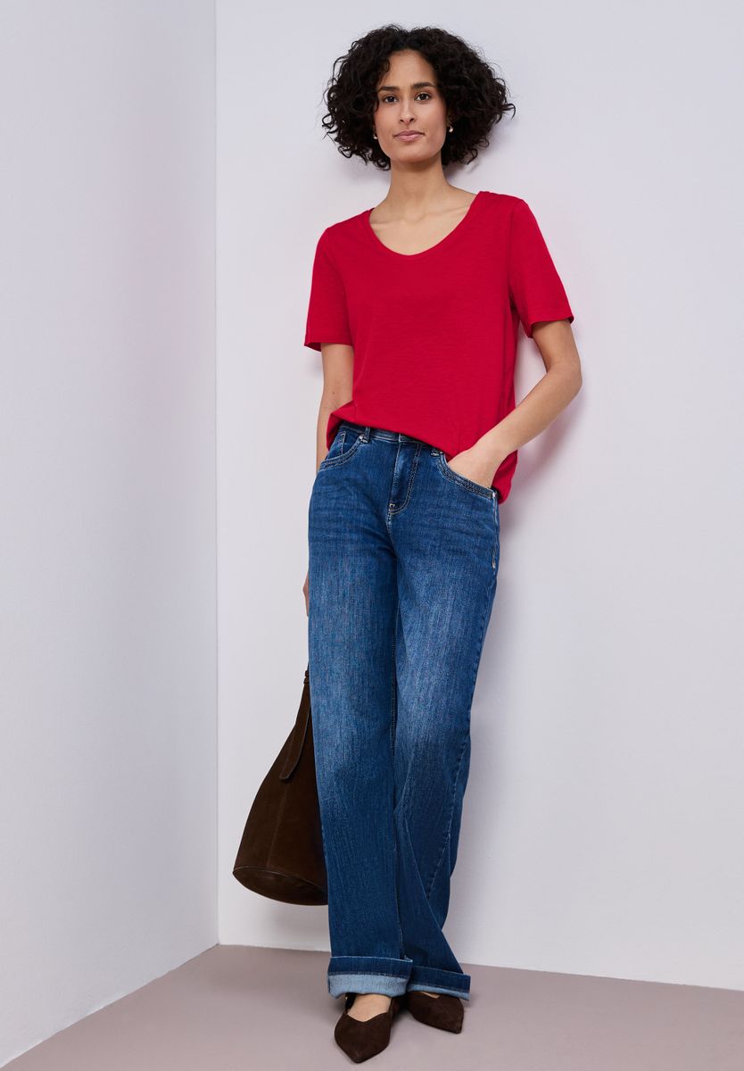 Basic T-Shirt mit gerundetem V-Neck