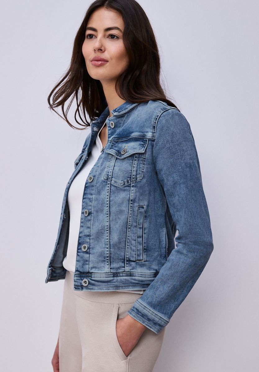 Jeansjacke mit Brusttaschen und Knöpfen