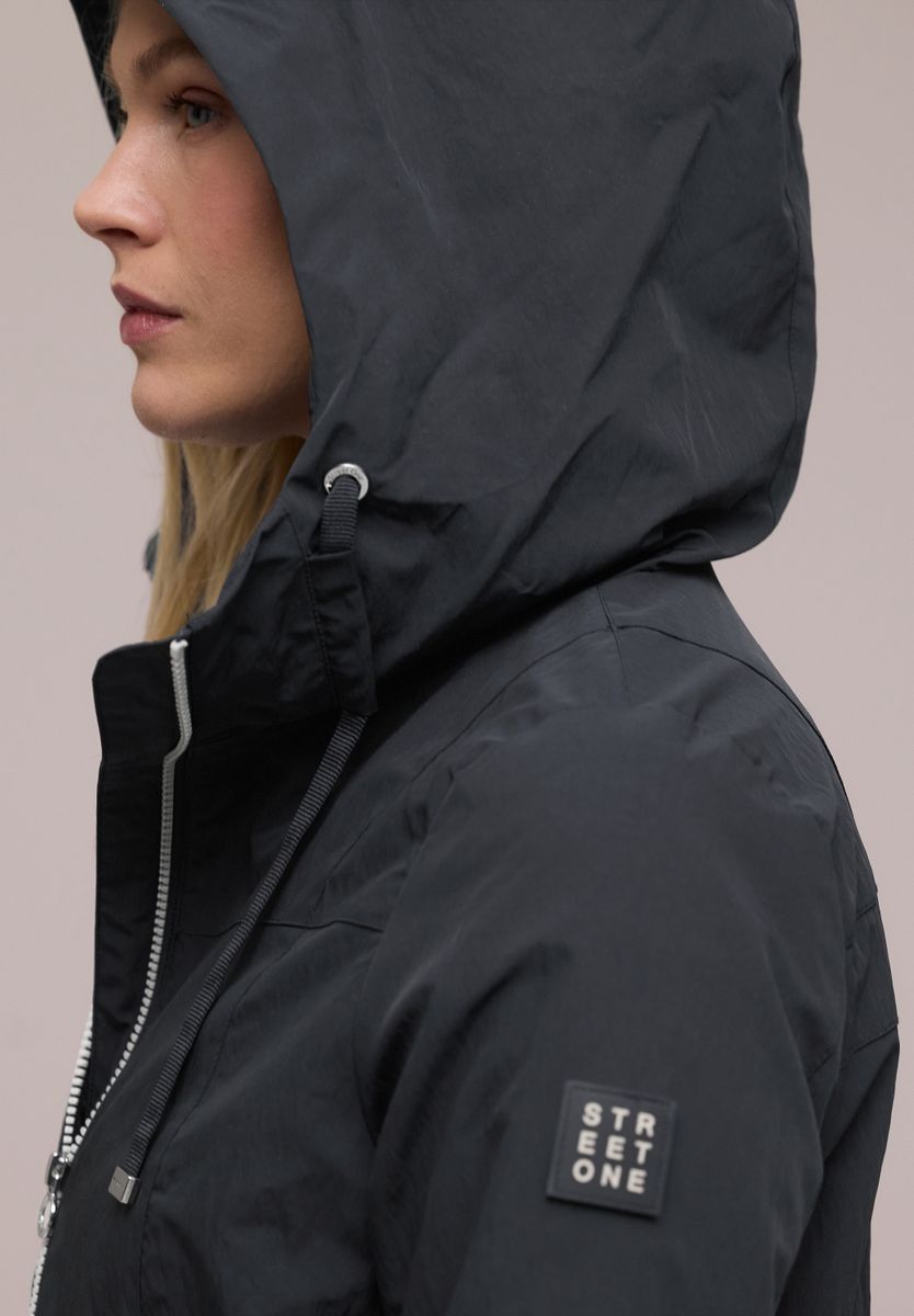 Jacke mit Kapuze und Zipper