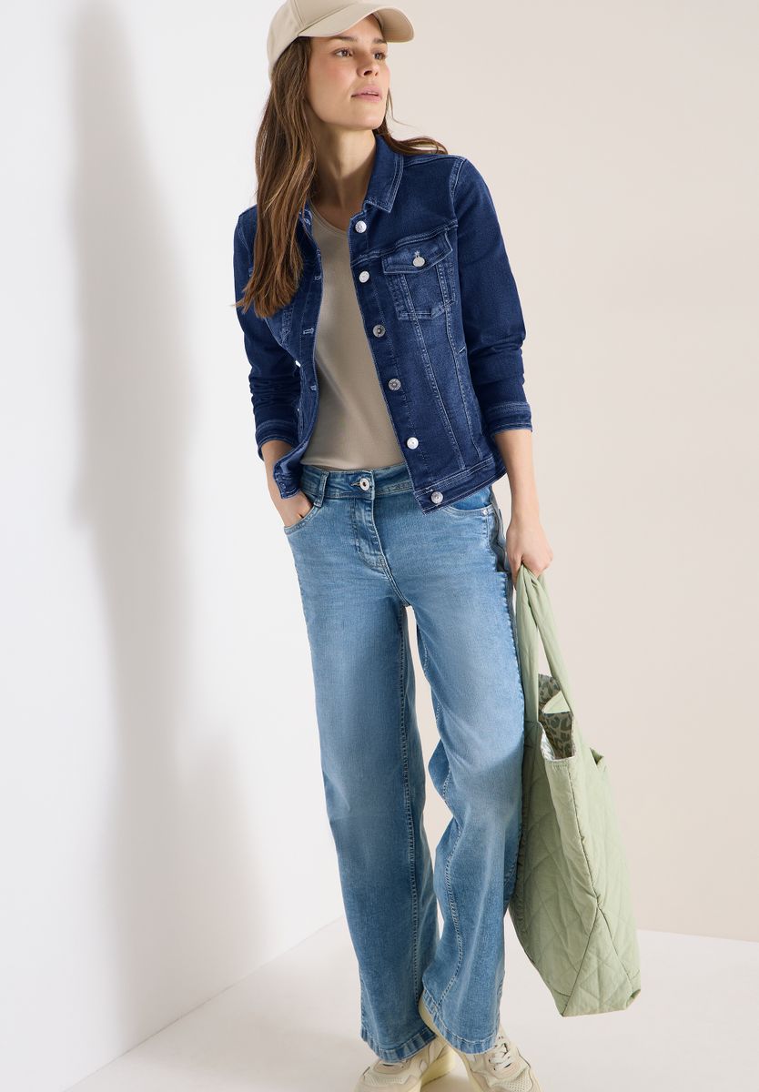 Jeansjacke mit Brusttaschen und Knöpfen
