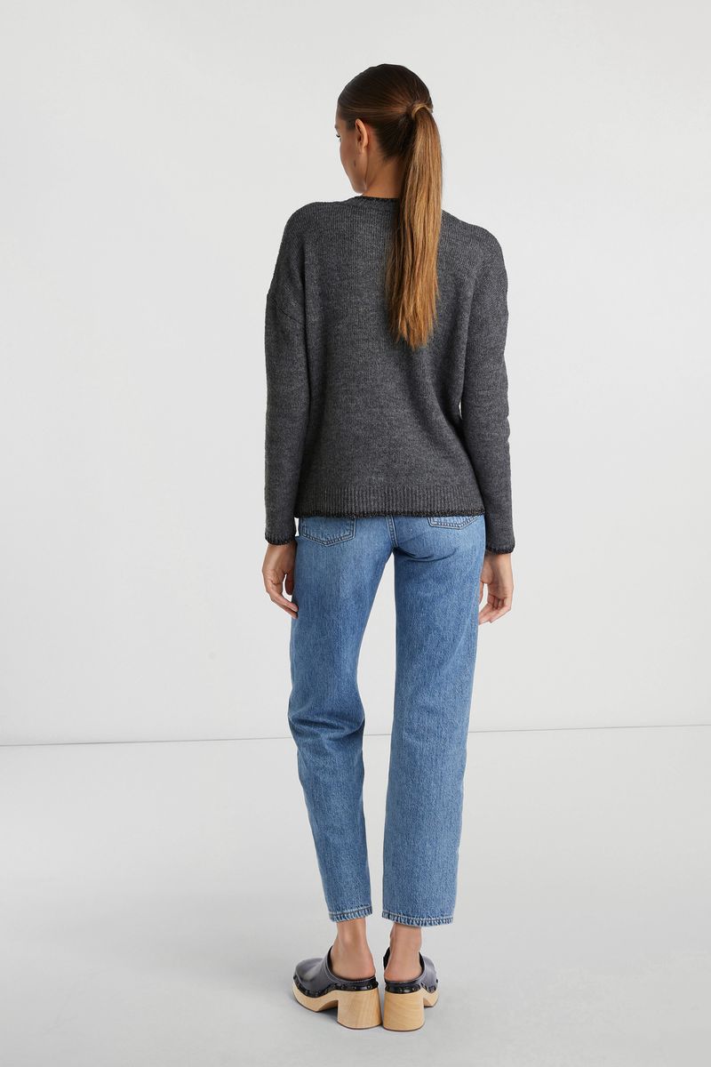 crew-neck with pockets